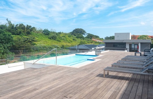 Port Zimbali Apartment | Zimbali Boulevard Suites with Pool , Aircon & Netflix