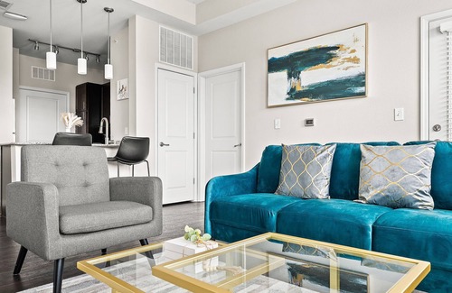 Zionsville Apartment | Ziva Luxe 2BR 2BA Near DT Indy