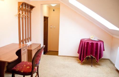 Berehove Hotel | Zolota Pava
