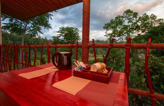 Ëlla Breeze Homestay