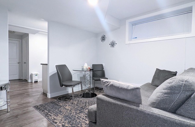 Über-clean, cozy, private suite - Stonebridge