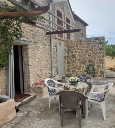 Παραδοσιακή κατοικία "ΧΡΥΣΑ" ΑΝΑΒΑΤΟΣ