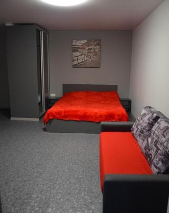 Апартаменти по проспекту Поля будинок 90