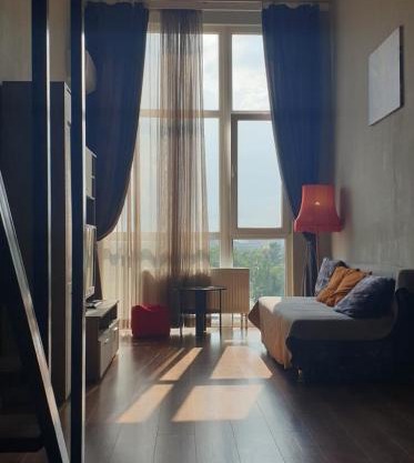 Апартаменты возле ТРЦ Французский Бульвар, Неврология