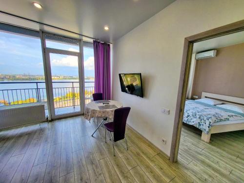 Апартаменты Sky в Мост Сити, 2 комнаты, Вид на реку, Балкон, Новый дом