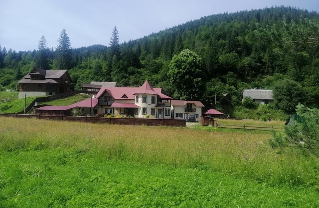 Гостинний двір у Ангеліни