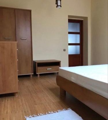 Затишна квартира в спальному районі