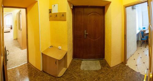 Квартира вул Кониського 5 - на 6 осіб в центрі Медінститут поруч