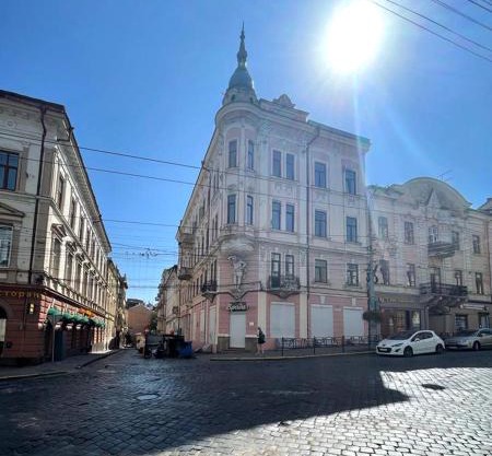 Квартира-студія в самому центрі міста біля Кобилянської