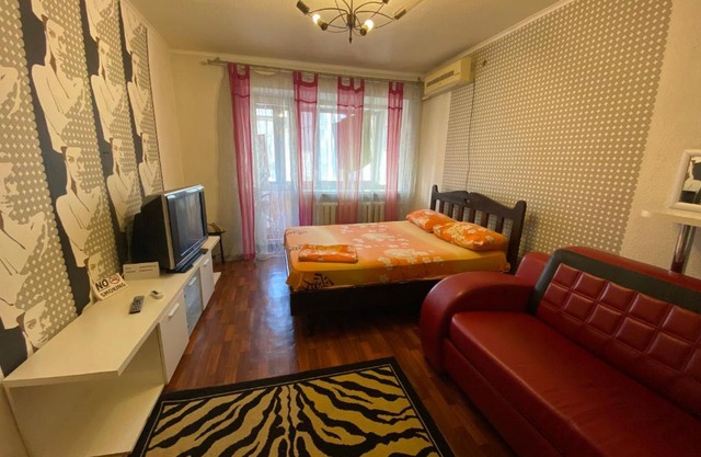 Однокомнатная на Ильича 7