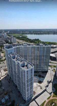 Панорамний Краєвид, поруч з метро