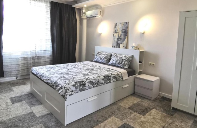 Приватний будинок в Миколаєві з гаражем Private House in Mykolaiv with garage