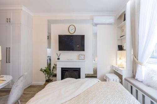 Райский уголок с камином в Соломенском районе Киева