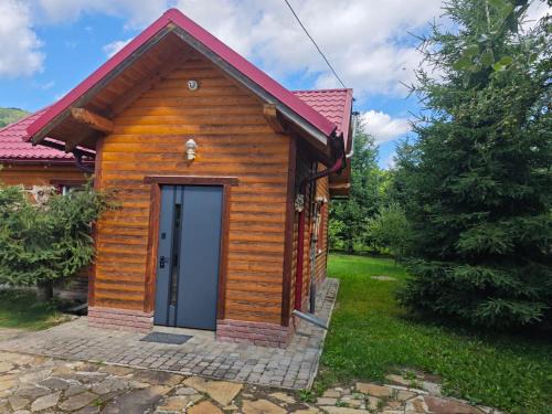 Смерековий двір