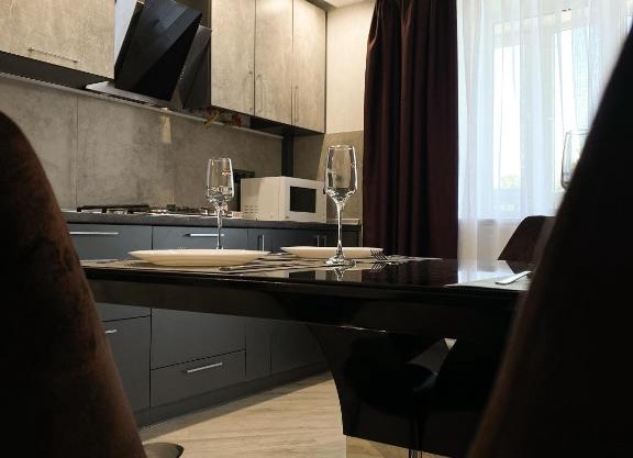 Стильні апартаменти в самому Центрі біля Корпусного саду - Мережа HELEN