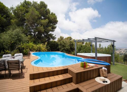 לה פטלונה - ווילה מהממת עם בריכה פרטית בכפר ורדים