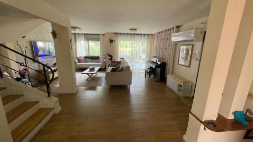 קוט'ג 6 חדרים שלווה תבורית