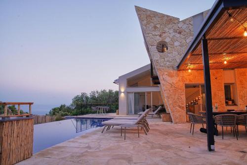 רום אמירים - מתחם אירוח מהמם מול נוף עוצר נשימה