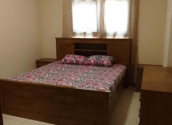 شقه غرفتين مفروشه