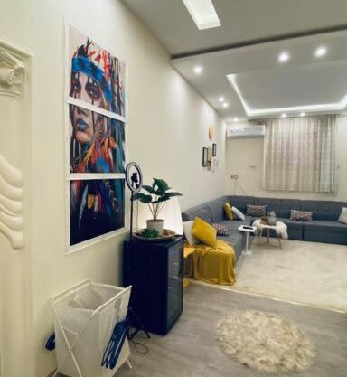 شقه فاخرة وهاديه