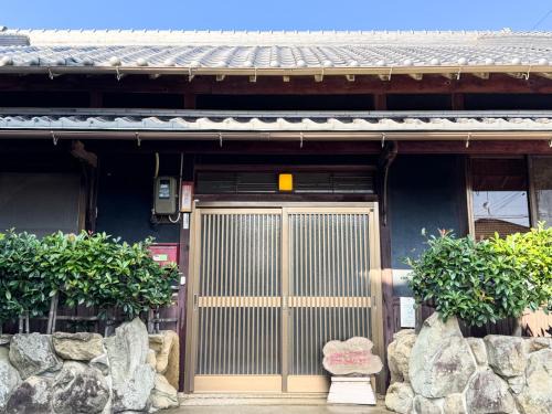 ギャラリー宿 INNAHOUSE ANDAGALLERY