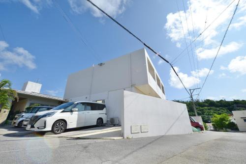最大10名宿泊可能 2世帯や友人家族と過ごす沖縄