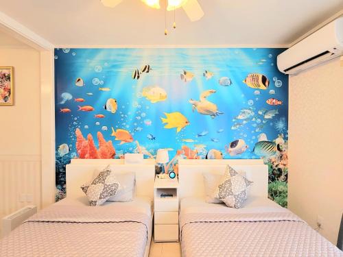 "沖縄の美ら海をイメージしたコンセプトルーム, 100インチスクリーン&,プロジェクターで映画三昧!, ゆったり64平米2LDK" Villa Blu Okinawa Chatan 3-3 ヴィラブルー沖縄北谷3-3