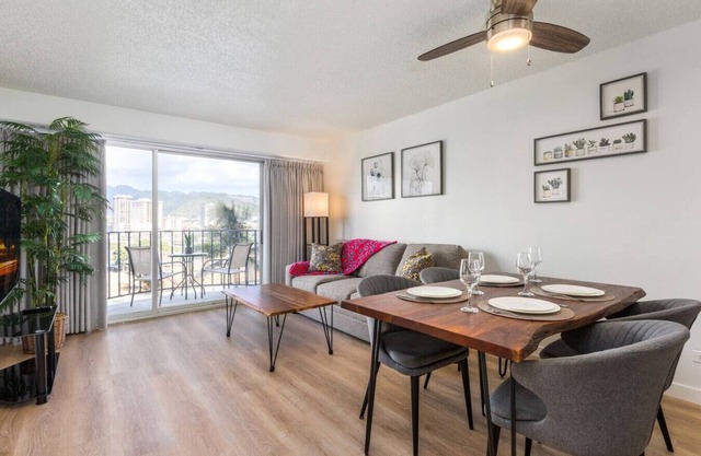 01 FREE Parking/10 min beach/2br-Waikiki/Ala Moana