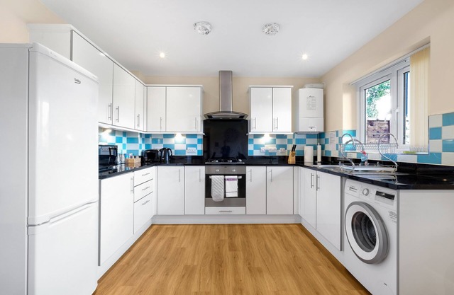 02 - London Heathrow Living Serviced Apartments by Ferndale - Apt 02