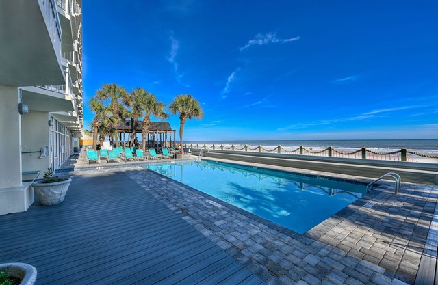 0208 Waters Edge Resort 1 Bedroom Condo by RedAwning