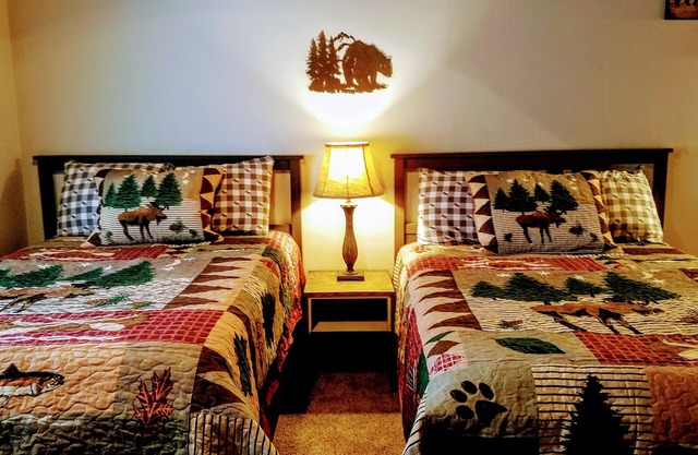 05: The Tahoe Tamarack Pet Friendly Studio