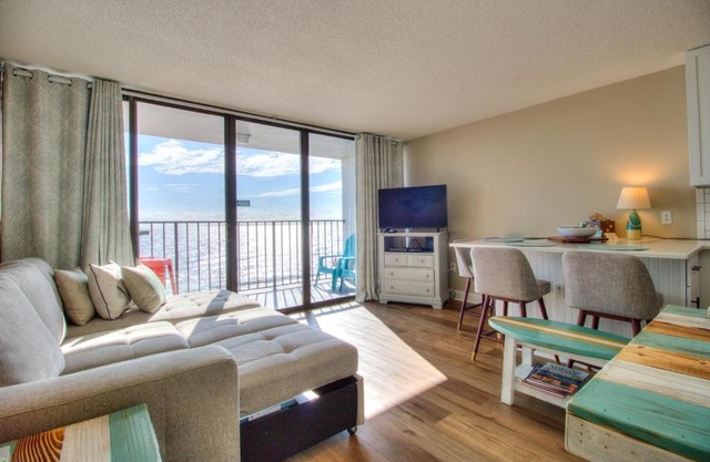 0611 Endless Horizon by Atlantic Towers