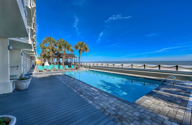 0611 Waters Edge Resort 2 Bedroom Condo by RedAwning