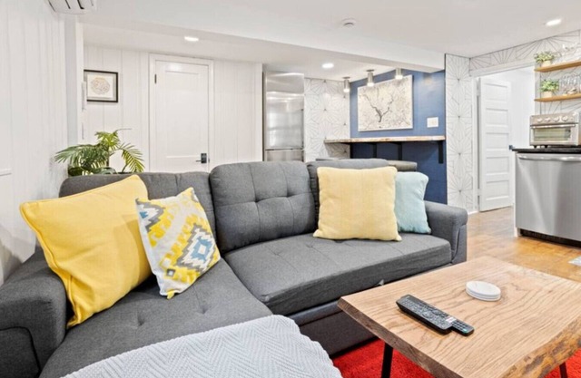 1 BDRM Beaut-5 min walk to Metro/10 min from DC