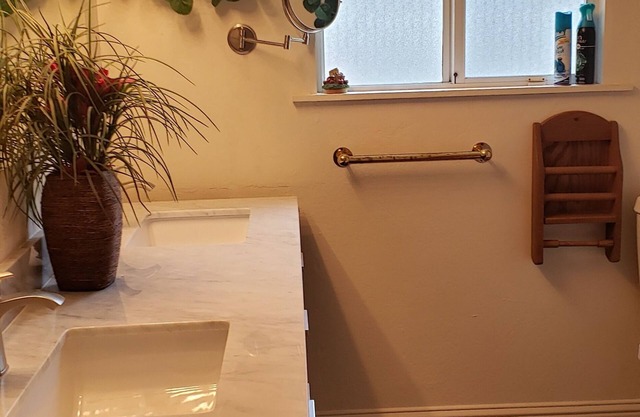 1 Bed 1 Bath Kitchen Wifi Self Check-in King bed