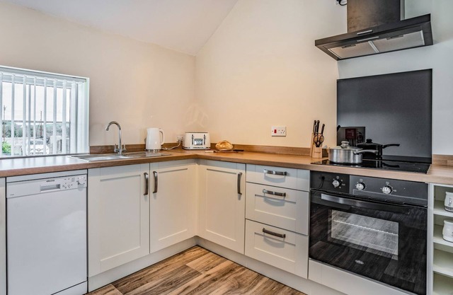 1 bedroom accommodation in Red Roses, near Pendine