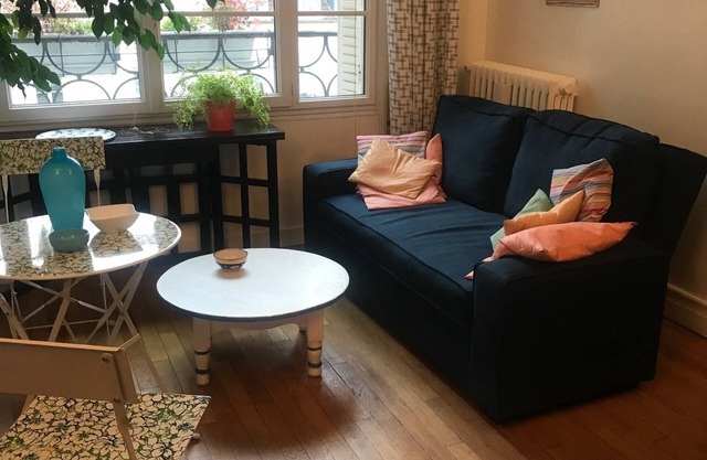 1 Bedroom Apartment in Paris