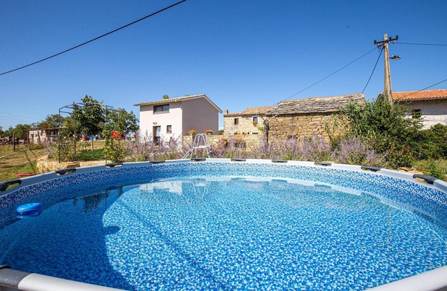 1 bedroom awesome home in Gracisce