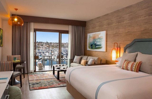 1-Bedroom Suite at a 4⭐️ Hotel