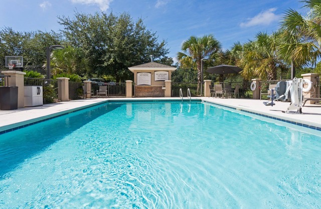 1 Bedroom Suite in Tallahassee! FREE Breakfast + 24h Business Center