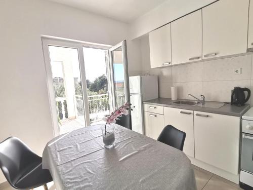1 bedroom/terrace - Makarska riviera Promajna