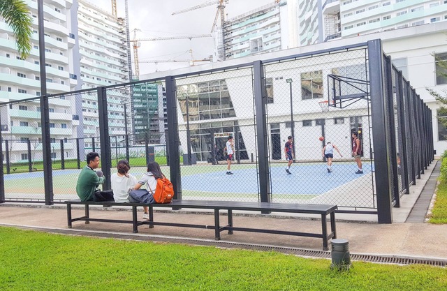 1 BR Condo Homestay in Commonwealth, QC