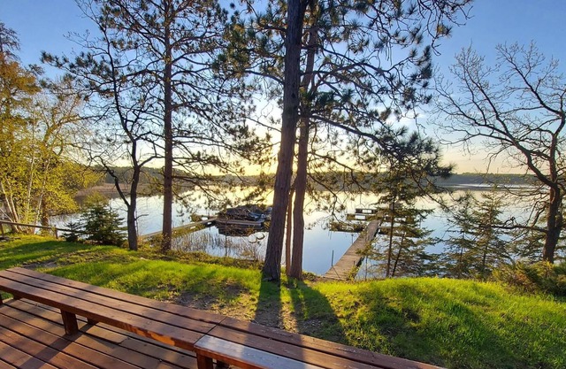 1 BR + Loft Cabin "Ash" on Eagle Lake