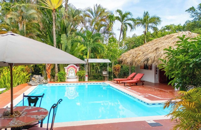 1 chambre CLIMATISEE 2 pers Villa style Caraïbes, belle propriété sécurisée.