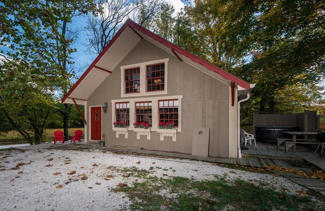 1 King Bed Loft + Bd , 1BA