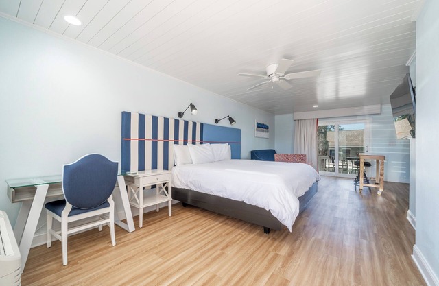 1 King Bed with Sofa Bed Resort View