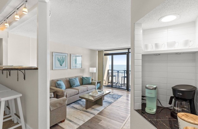1 King BR Oceanfront Resort,Prime location in North Myrtle Beach