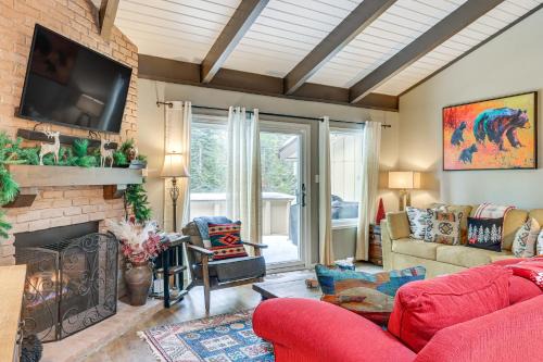 1 Mi to Diamond Peak Ski Resort Forest-View Condo