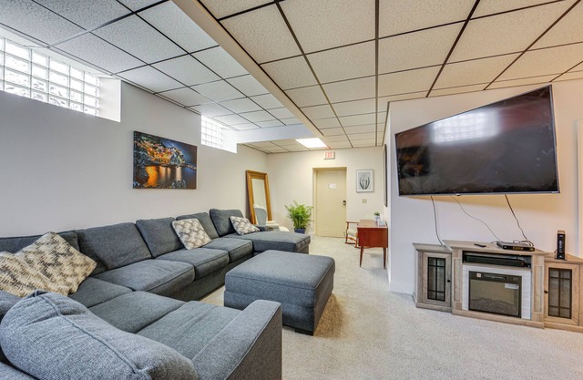 1 Mi to Dtwn: Cozy Retreat in New Kensington!