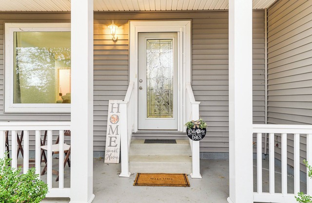 1 Mi to Dtwn Newburgh: Quiet Home w/Yard!